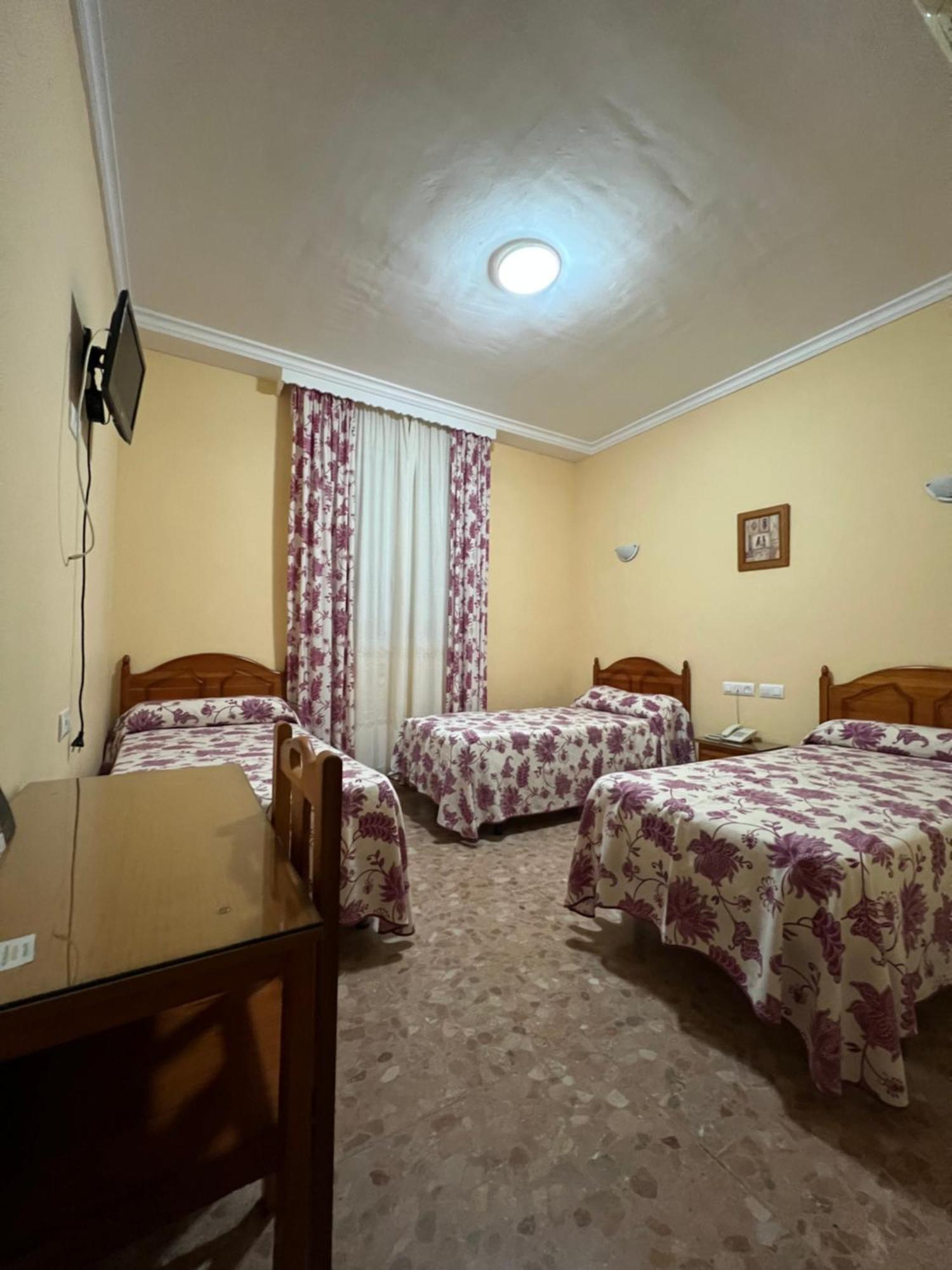 Hotel Chamizo El Arahal Exterior photo